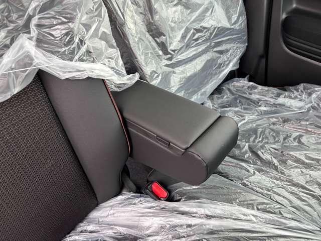 スペーシアカスタム ハイブリッドＸＳターボ　届出済未使用車　スズキセーフティサポート　パドルシフト　スリムサーキュレーター　両側パワースライドドア　ステアリングヒーター　運転席・助手席シートヒーター　本革巻ステアリングホイール　１５インチアルミ（41枚目）