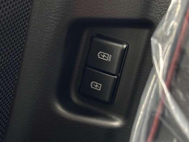 スペーシアカスタム ハイブリッドＸＳターボ　届出済未使用車　スズキセーフティサポート　パドルシフト　スリムサーキュレーター　両側パワースライドドア　ステアリングヒーター　運転席・助手席シートヒーター　本革巻ステアリングホイール　１５インチアルミ（50枚目）