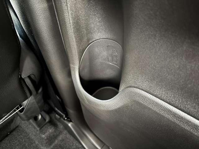 スペーシアカスタム ハイブリッドＸＳターボ　届出済未使用車　スズキセーフティサポート　パドルシフト　スリムサーキュレーター　両側パワースライドドア　ステアリングヒーター　運転席・助手席シートヒーター　本革巻ステアリングホイール　１５インチアルミ（51枚目）