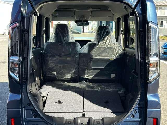 スペーシアカスタム ハイブリッドＸＳターボ　届出済未使用車　スズキセーフティサポート　パドルシフト　スリムサーキュレーター　両側パワースライドドア　ステアリングヒーター　運転席・助手席シートヒーター　本革巻ステアリングホイール　１５インチアルミ（56枚目）