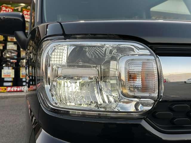 スペーシア ハイブリッドＸ　届出済未使用車　スズキセーフティサポート　リモート格納ドアミラー　スリムサーキュレーター　両側パワースライドドア　ロールサンシェード　運転席・助手席シートヒーター　パーソナルテーブル（10枚目）