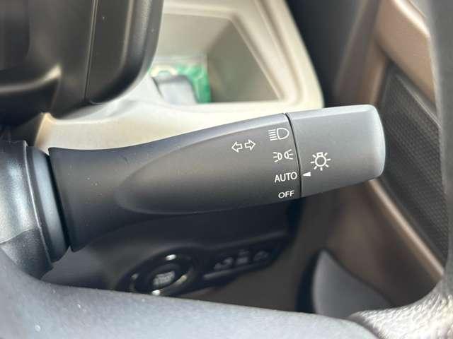 スペーシア ハイブリッドＸ　届出済未使用車　スズキセーフティサポート　リモート格納ドアミラー　スリムサーキュレーター　両側パワースライドドア　ロールサンシェード　運転席・助手席シートヒーター　パーソナルテーブル（18枚目）