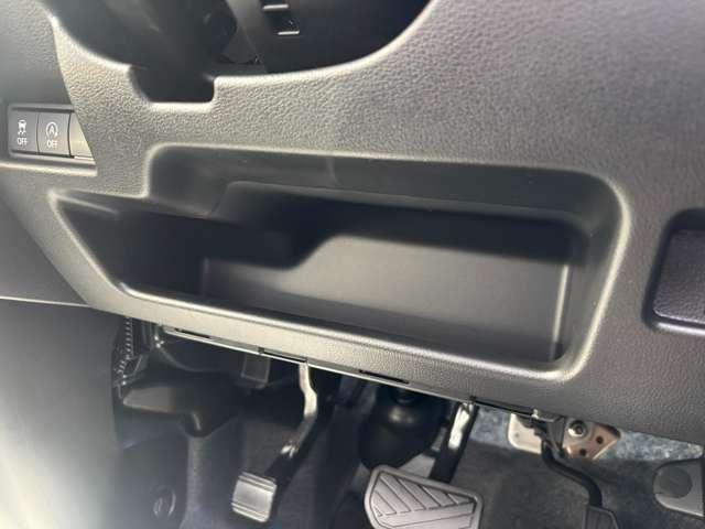 スペーシア ハイブリッドＸ　届出済未使用車　スズキセーフティサポート　リモート格納ドアミラー　スリムサーキュレーター　両側パワースライドドア　ロールサンシェード　運転席・助手席シートヒーター　パーソナルテーブル（23枚目）