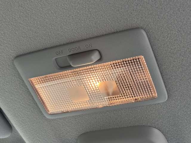 スペーシア ハイブリッドＸ　届出済未使用車　スズキセーフティサポート　リモート格納ドアミラー　スリムサーキュレーター　両側パワースライドドア　ロールサンシェード　運転席・助手席シートヒーター　パーソナルテーブル（25枚目）