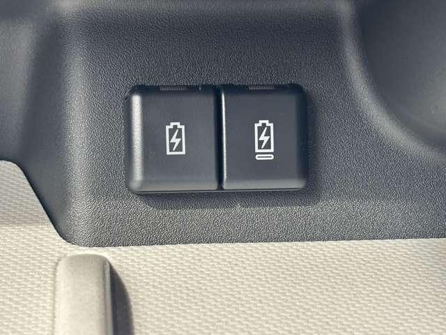 スペーシア ハイブリッドＸ　届出済未使用車　スズキセーフティサポート　リモート格納ドアミラー　スリムサーキュレーター　両側パワースライドドア　ロールサンシェード　運転席・助手席シートヒーター　パーソナルテーブル（32枚目）