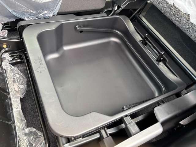 スペーシア ハイブリッドＸ　届出済未使用車　スズキセーフティサポート　リモート格納ドアミラー　スリムサーキュレーター　両側パワースライドドア　ロールサンシェード　運転席・助手席シートヒーター　パーソナルテーブル（38枚目）