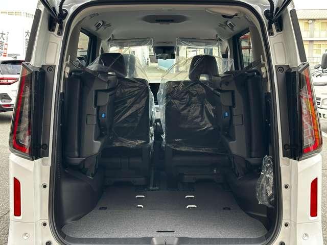 セレナ 日産コネクトナビ アラウンドビューモニター 前後ドライブレコーダー ETC2.0 SOSコール ホットプラスパッケージ インテリジェントルームミラー プロパイロット ワイヤレス充電(67枚目)