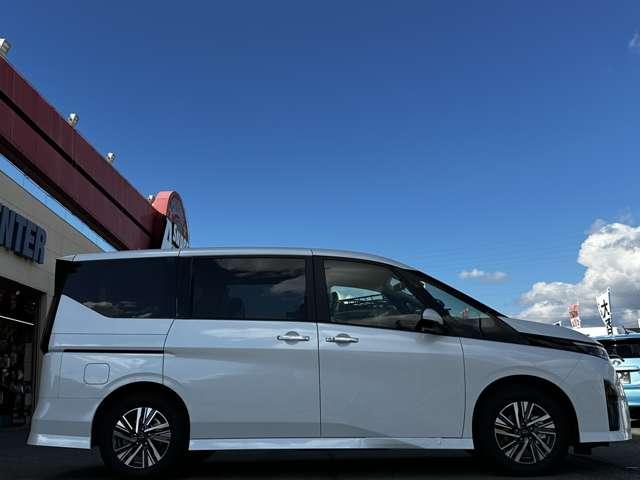 セレナ 日産コネクトナビ アラウンドビューモニター 前後ドライブレコーダー ETC2.0 SOSコール ホットプラスパッケージ インテリジェントルームミラー プロパイロット ワイヤレス充電(74枚目)