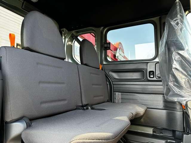 N-VAN 届出済未使用車 ホンダセンシング フルLEDヘッドライト ナビ装着用スペシャルパッケージ 充電用USBジャック Hondaスマートキーシステム 電動格納式リモコンドアミラー IRカット/UVカット機能(43枚目)