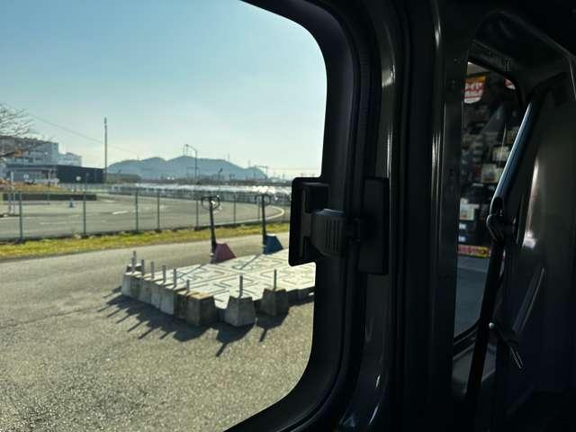 N-VAN 届出済未使用車 ホンダセンシング フルLEDヘッドライト ナビ装着用スペシャルパッケージ 充電用USBジャック Hondaスマートキーシステム 電動格納式リモコンドアミラー IRカット/UVカット機能(47枚目)