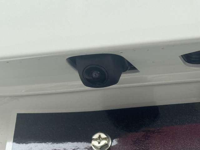 Ｎ－ＢＯＸカスタム ターボ　届出済未使用車　ホンダセンシング　両側パワースライドドア　フルＬＥＤヘッドライト　１５インチアルミホイール　本革巻ステアリングホイール　シートバックテーブル　リアセンターアームレスト　前席シートヒータ（12枚目）