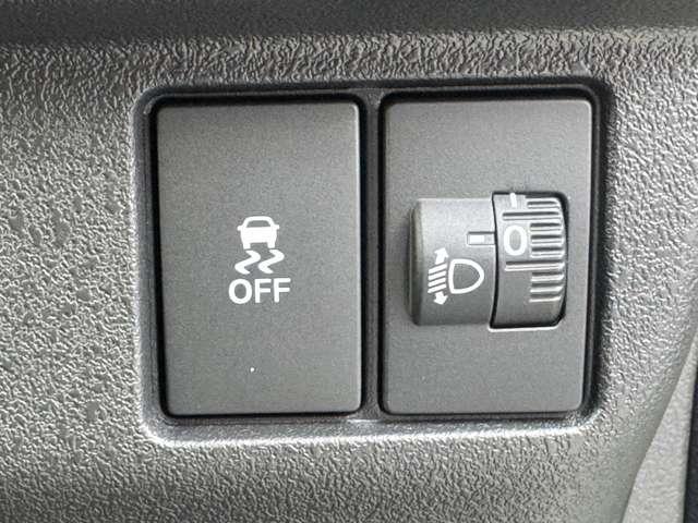 Ｎ－ＢＯＸカスタム ターボ　届出済未使用車　ホンダセンシング　両側パワースライドドア　フルＬＥＤヘッドライト　１５インチアルミホイール　本革巻ステアリングホイール　シートバックテーブル　リアセンターアームレスト　前席シートヒータ（22枚目）