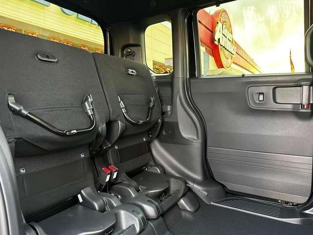 Ｎ－ＢＯＸカスタム ターボ　届出済未使用車　ホンダセンシング　両側パワースライドドア　フルＬＥＤヘッドライト　１５インチアルミホイール　本革巻ステアリングホイール　シートバックテーブル　リアセンターアームレスト　前席シートヒータ（40枚目）