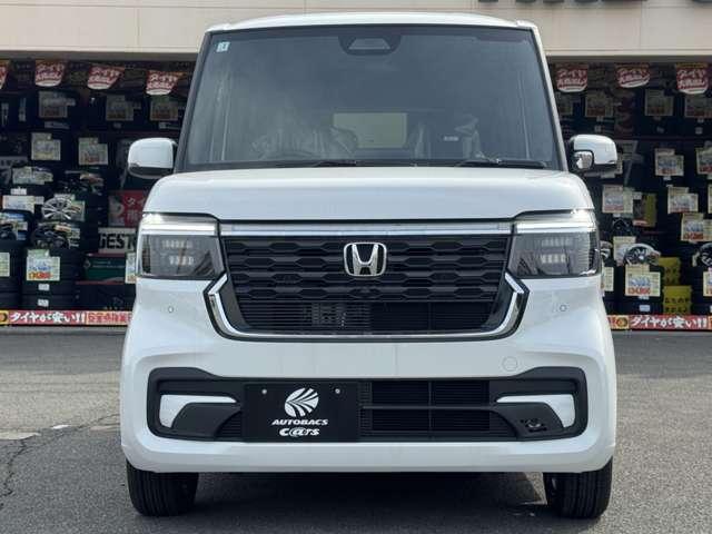 Ｎ－ＢＯＸカスタム ターボ　届出済未使用車　ホンダセンシング　両側パワースライドドア　フルＬＥＤヘッドライト　１５インチアルミホイール　本革巻ステアリングホイール　シートバックテーブル　リアセンターアームレスト　前席シートヒータ（50枚目）