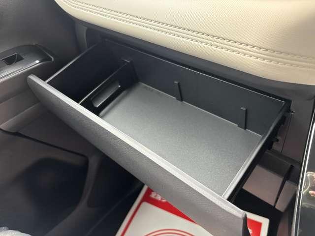 ルークス X 両側リモコンオートスライドドア 快適パック アラウンドビューモニター 自動防眩式ルームミラー ステアリングスイッチ ホットプラスパッケージ テーラーフィット巻ステアリング USB電源ポート(47枚目)