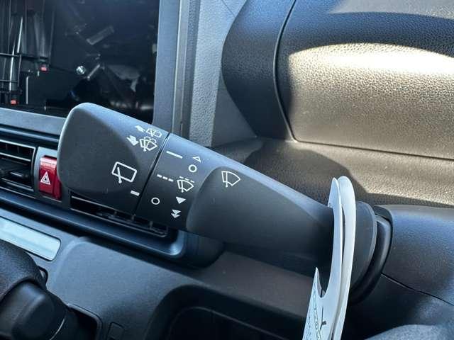 タント Ｘ　届出済未使用車　スマートアシスト　左側パワースライドドア　運転席助手席シートヒーター　電動パーキングブレーキ　オートブレーキホールド　ＵＳＢソケット　フロントセンターアームレスト　シートバックテーブル（16枚目）