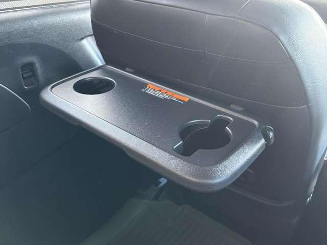 �V�[�g�o�b�N�e�[�u���𑕔���