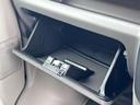 グローブボックスは大型でしっかりと収納できるスペースがございます♪