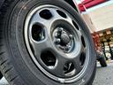 純正１５インチスチールホイールを装備☆お好みのアルミホイールにドレスアップも可能です☆タイヤサイズは１６５／６０Ｒ１５となっております！