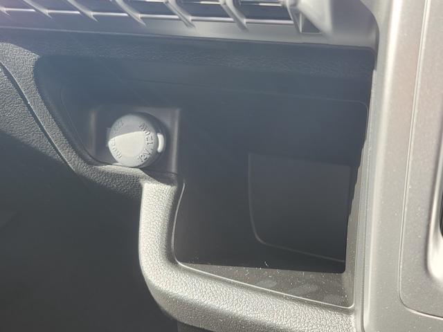 クロスビー ハイブリッドＭＺ　登録済未使用車　全方位モニターカメラパッケージ　スズキセーフティサポート　前席シートヒーター　ＬＥＤヘッドランプ　ＬＥＤフォグランプ　プレミアムＵＶ＆ＩＲカットガラス　電動格納式ドアミラー（38枚目）