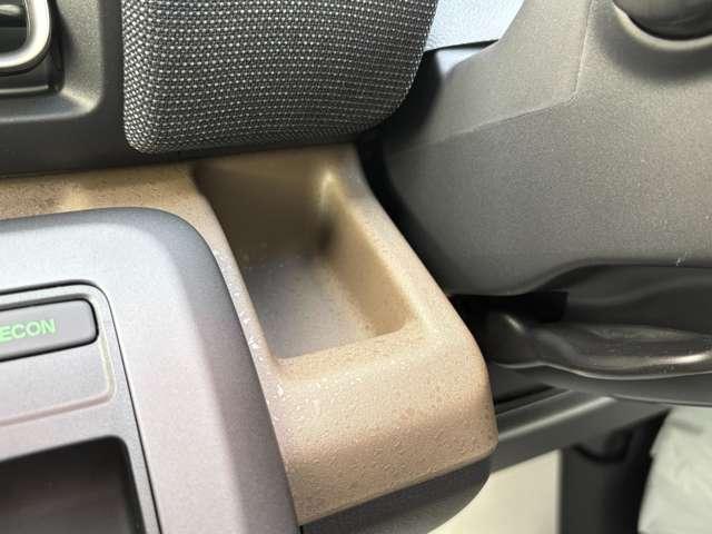 フリード e:HEVエアー EX 登録済未使用車 ブラック内装 ブラインドスポットインフォメーション リアクーラー シートヒーター ホンダセンシング USBチャージャー オートリトラミラー 15インチアルミホイール LEDヘッドライト(28枚目)