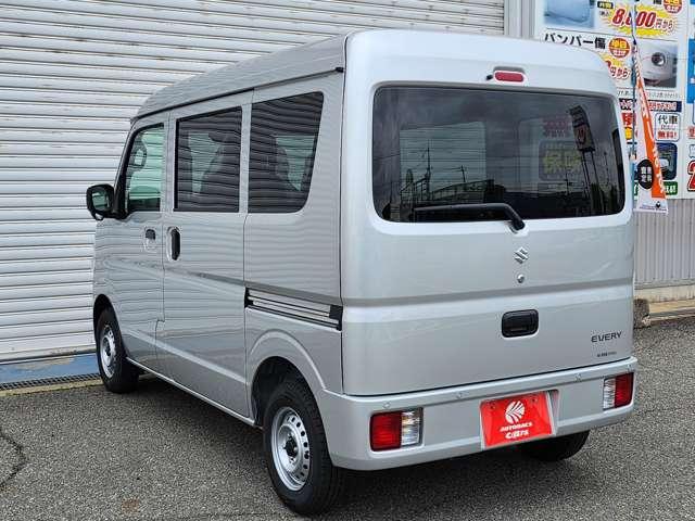 エブリイ ＰＡリミテッド　届出済未使用車　スズキセーフティサポート　両側スライドドア　ＵＳＢ電源ソケット　ＡＭ／ＦＭラジオ　キーレスキー　スペアタイヤ　衝突被害軽減ブレーキ　クリアランスソナー（8枚目）