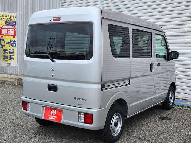 エブリイ ＰＡリミテッド　届出済未使用車　スズキセーフティサポート　両側スライドドア　ＵＳＢ電源ソケット　ＡＭ／ＦＭラジオ　キーレスキー　スペアタイヤ　衝突被害軽減ブレーキ　クリアランスソナー（10枚目）