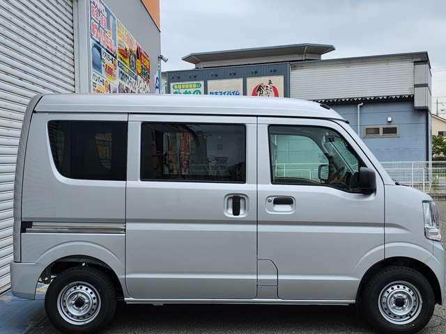 エブリイ ＰＡリミテッド　届出済未使用車　スズキセーフティサポート　両側スライドドア　ＵＳＢ電源ソケット　ＡＭ／ＦＭラジオ　キーレスキー　スペアタイヤ　衝突被害軽減ブレーキ　クリアランスソナー（11枚目）