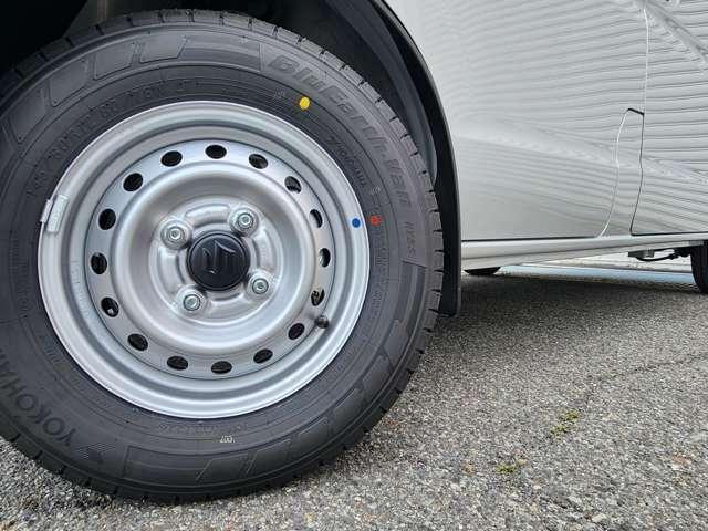 エブリイ ＰＡリミテッド　届出済未使用車　スズキセーフティサポート　両側スライドドア　ＵＳＢ電源ソケット　ＡＭ／ＦＭラジオ　キーレスキー　スペアタイヤ　衝突被害軽減ブレーキ　クリアランスソナー（15枚目）
