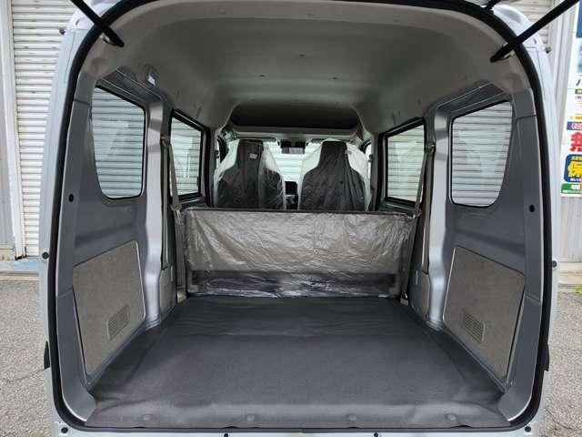 エブリイ ＰＡリミテッド　届出済未使用車　スズキセーフティサポート　両側スライドドア　ＵＳＢ電源ソケット　ＡＭ／ＦＭラジオ　キーレスキー　スペアタイヤ　衝突被害軽減ブレーキ　クリアランスソナー（43枚目）
