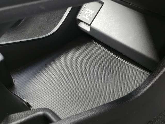 ヴェゼル ハイブリッドZ ユーザー買取車 ナビゲーション フルセグTV ドライブレコーダー ETC バックカメラ 衝突被害軽減ブレーキ クルーズコントロール 電動パーキングブレーキ ブレーキホールド 前席シートヒーター(50枚目)