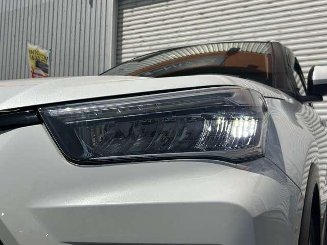 ライズ Ｚ　ワンオーナー車　パノラミックビュモニター　アクセサリーコンセント　前席シートヒーター　ケンウッド９インチメモリーナビ　フルセグＴＶ　ナビ連動前後ドライブレコーダー　ＥＴＣ　純正１７インチアルミホイール（19枚目）