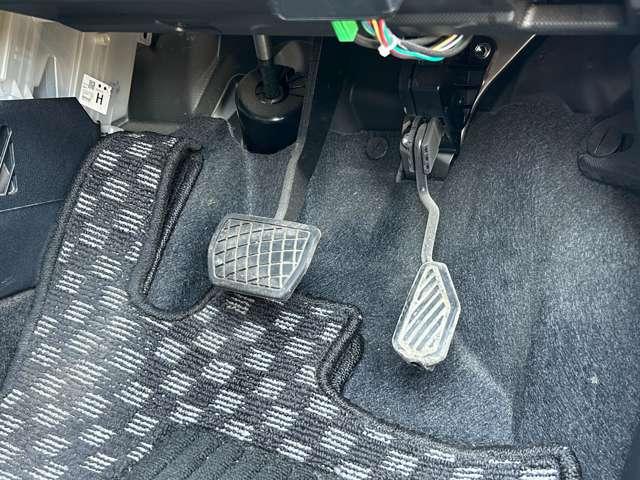 ライズ Ｚ　ワンオーナー車　パノラミックビュモニター　アクセサリーコンセント　前席シートヒーター　ケンウッド９インチメモリーナビ　フルセグＴＶ　ナビ連動前後ドライブレコーダー　ＥＴＣ　純正１７インチアルミホイール（42枚目）