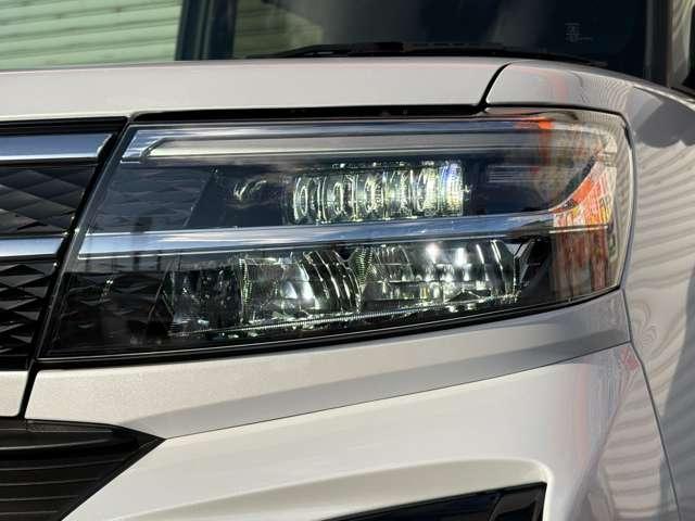 タント カスタムRS 届出済未使用車 両側パワースライドドア LEDヘッドライト LEDフォグランプ 前席シートヒーター スマートアシスト 電動パーキングブレーキ ブレーキホールド 純正バックカメラ 衝突被害軽減ブレーキ(13枚目)