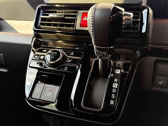 タント カスタムRS 届出済未使用車 両側パワースライドドア LEDヘッドライト LEDフォグランプ 前席シートヒーター スマートアシスト 電動パーキングブレーキ ブレーキホールド 純正バックカメラ 衝突被害軽減ブレーキ(42枚目)