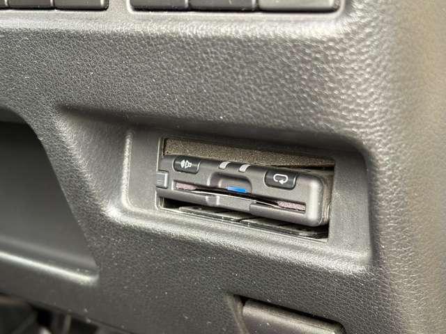 スペーシア ハイブリッドＧ　ユーザー買取車　純正メモリーナビ　フルセグＴＶ　ＥＴＣ２．０　両側スライドドア　プッシュスタート　スマートキー　アイドリングストップ　フルオートエアコン　電動格納式ドアミラー　ハイブリッド車（14枚目）