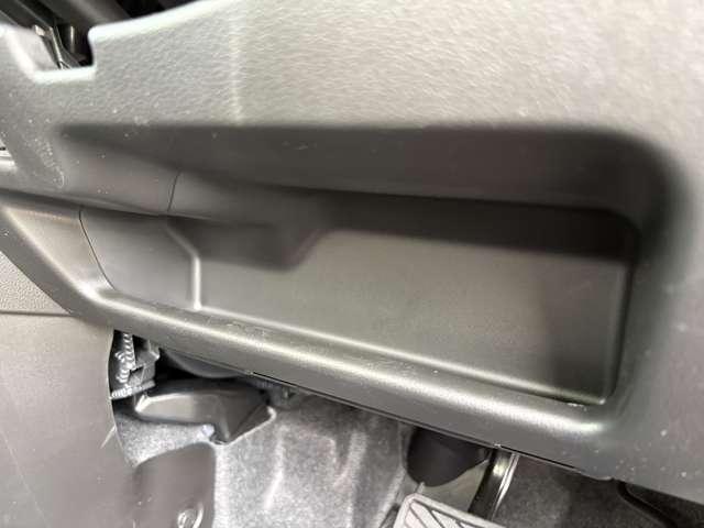 スペーシアギア ハイブリッドＸＺ　ターボ　届出済未使用車　　ナビ　バックカメラ　ＥＴＣ　ドラレコ　フロアマット　ドアバイザー　ボディガラスコーティング　フロントガラス撥水施工　両側パワスラ　オットマン　スリムサーキュレーター　ＨＵＤ（46枚目）