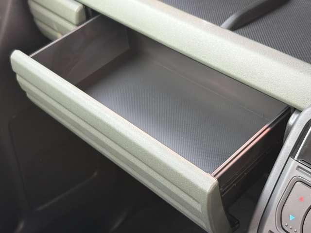 スペーシアギア ハイブリッドＸＺ　ターボ　届出済未使用車　　ナビ　バックカメラ　ＥＴＣ　ドラレコ　フロアマット　ドアバイザー　ボディガラスコーティング　フロントガラス撥水施工　両側パワスラ　オットマン　スリムサーキュレーター　ＨＵＤ（55枚目）