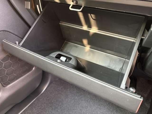 スペーシアギア ハイブリッドＸＺ　ターボ　届出済未使用車　　ナビ　バックカメラ　ＥＴＣ　ドラレコ　フロアマット　ドアバイザー　ボディガラスコーティング　フロントガラス撥水施工　両側パワスラ　オットマン　スリムサーキュレーター　ＨＵＤ（56枚目）