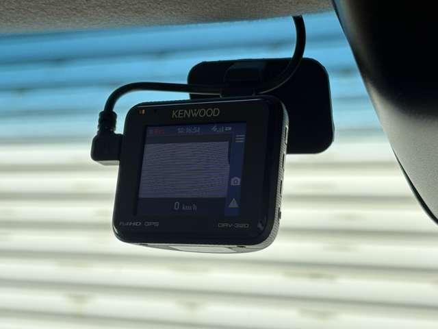 Ｎ－ＢＯＸカスタム Ｇ　ＳＳパッケージ　ユーザー買取車　メモリーナビ　フルセグＴＶ　ＥＴＣ　ドライブレコーダー　衝突被害軽減ブレーキ　両側パワースライドドア　前席シートヒーター　シートバックテーブル　ＨＩＤヘッドライト　ＬＥＤフォグランプ（16枚目）