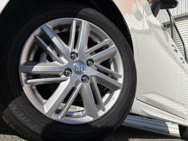 �����P�T�C���`�A���~�z�C�[�����t���Ă��܂����^�C���T�C�Y�͂P�T�S�^�U�T�q�P�T�ł���