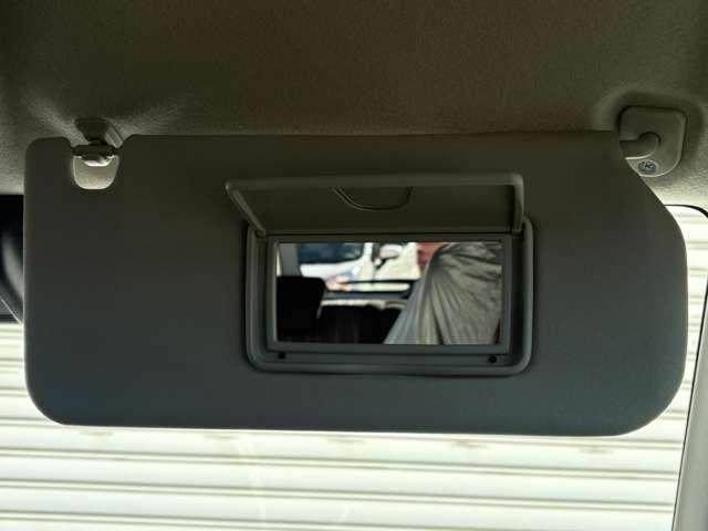 �T���o�C�U�[�ɂ̓~���[���t���Ă���܂��I