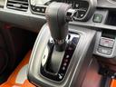 シフトレバーは操作しやすい位置に設置されております!