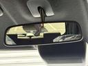 ルームミラーはコンパクトですがとても見やすいです!