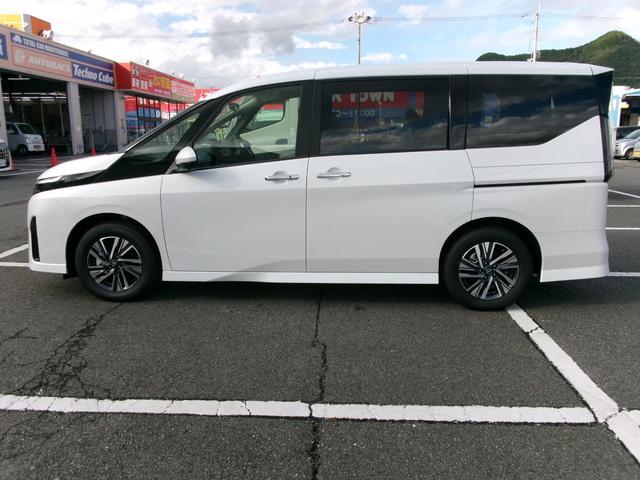 セレナ ｅ－パワー　ハイウェイスターＶ　登録済未使用車アラモニ＋ルームミラー／ドラレコ前後／ＬＥＤヘッドライト／１２．３型コネクトナビ／ＥＴＣ２．０／ホットプラスＰＫＧ／ＳＯＳコール（12枚目）