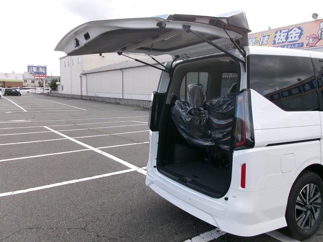 セレナ ｅ－パワー　ハイウェイスターＶ　登録済未使用車アラモニ＋ルームミラー／ドラレコ前後／ＬＥＤヘッドライト／１２．３型コネクトナビ／ＥＴＣ２．０／ホットプラスＰＫＧ／ＳＯＳコール（14枚目）