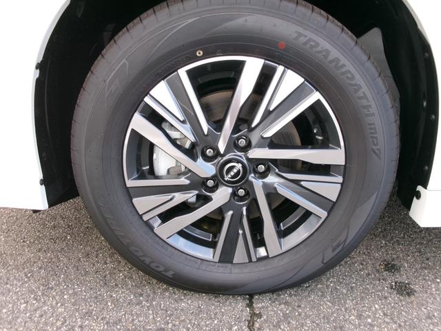 セレナ ｅ－パワー　ハイウェイスターＶ　登録済未使用車アラモニ＋ルームミラー／ドラレコ前後／ＬＥＤヘッドライト／１２．３型コネクトナビ／ＥＴＣ２．０／ホットプラスＰＫＧ／ＳＯＳコール（56枚目）