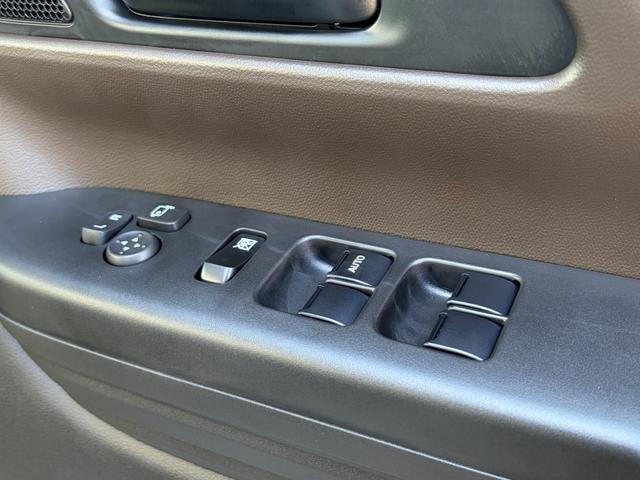 �d���i�[�h�A�~���[�̃X�C�b�`�͂������A�S�ȃp���[�E�B���h�E�ɂȂ��Ă���܂��I�E�B���h�E���b�N������܂��̂ŁA�����Ȃ��q�l�����S�I