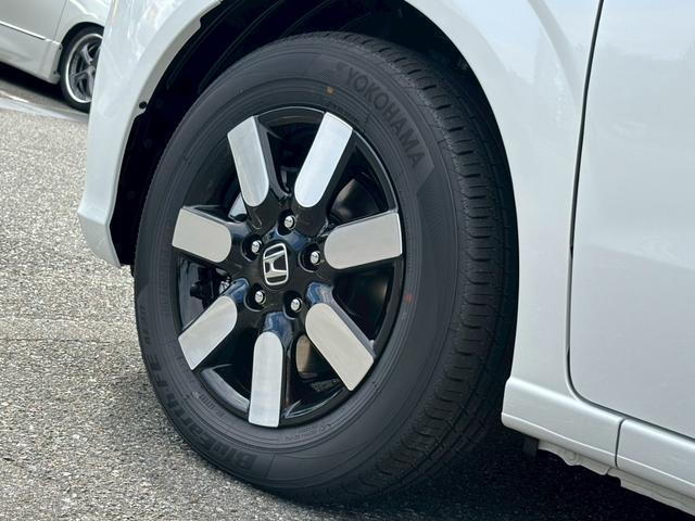 フリード e:HEVエアー EX 6人乗り 内装ブラック 登録済未使用車 ホンダセンシング 両側パワースライドドア LEDヘッドライト リアクーラー シートヒーター ブラインドスポットモニター オートエアコン  アダプティブクルーズ(22枚目)