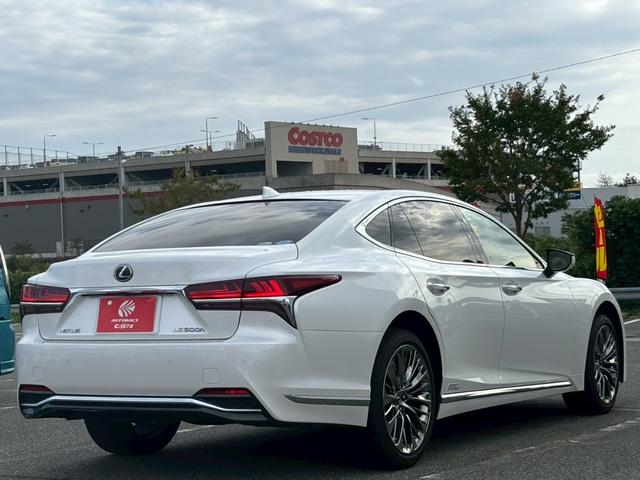 LS LS500h Iパッケージ 衝突被害軽減ブレーキ サンルーフ 純正ナビ 全方位カメラ ETC 黒本革シート パワーシート シートヒーター シートベンチレーション 20インチアルミ 電動トランク スマートキー2本 カードキー1本(17枚目)